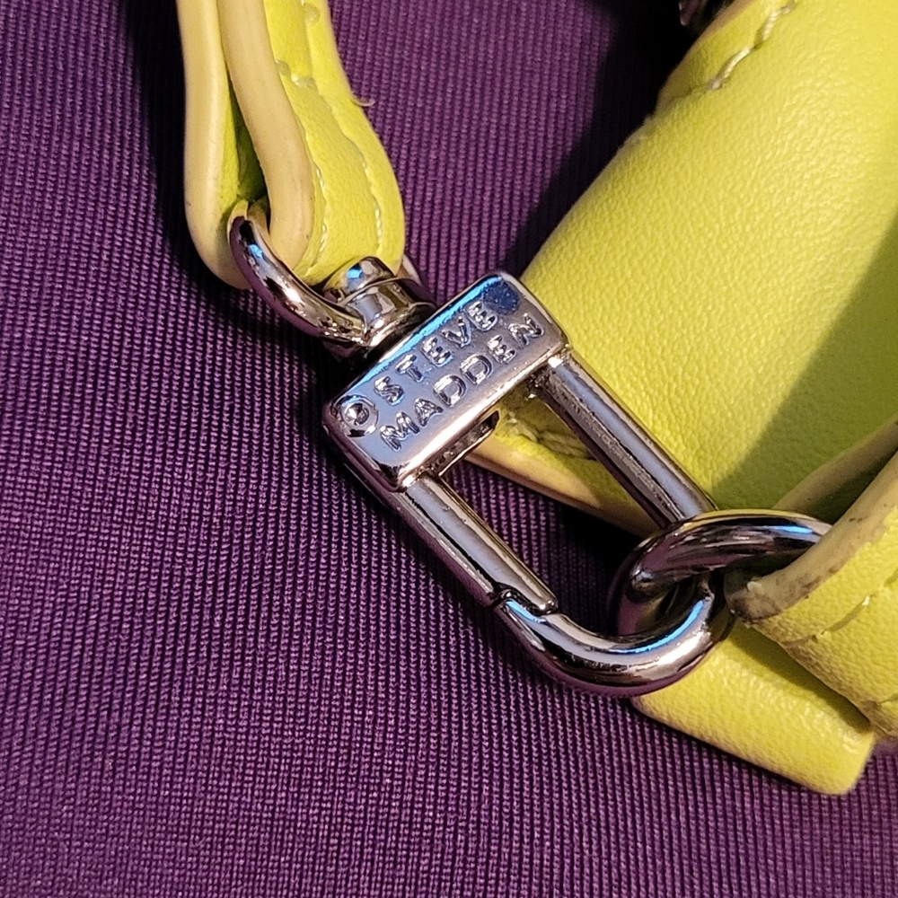 Steve Madden Lime Green/Neon Yellow Wristlet - Picture 6 of 6